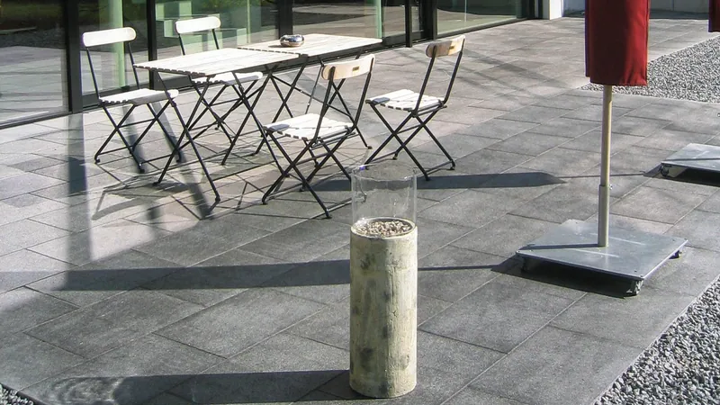 Pool und Terrasse