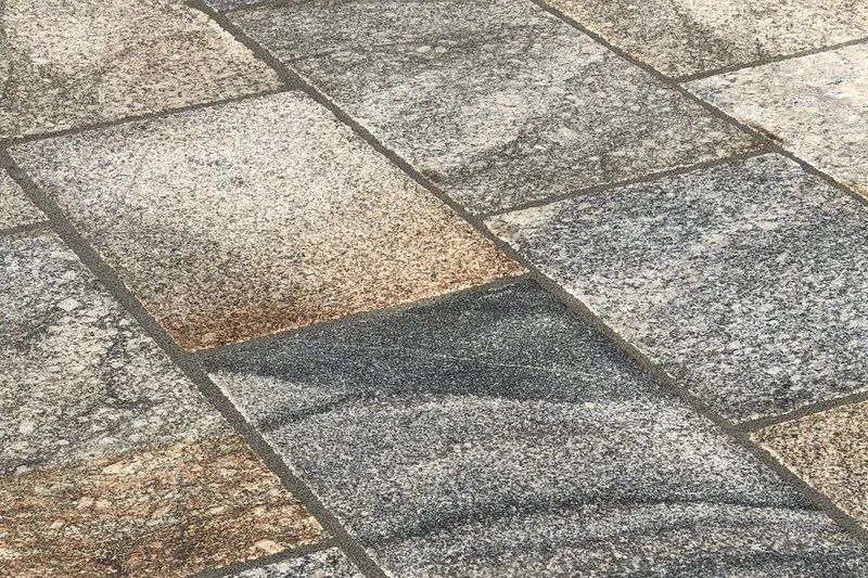 Steinarbeiten im Garten
