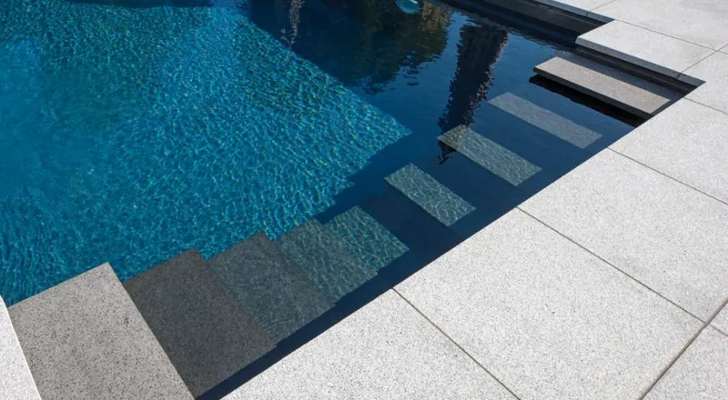 Pool am Abend